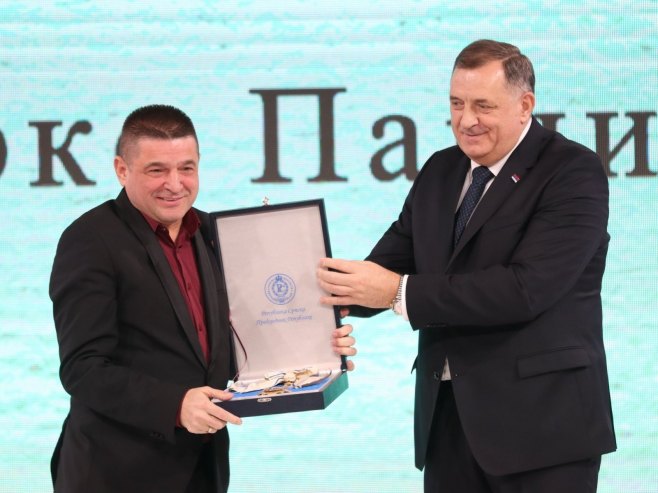 Dodik odlikovao Baju Malog Knindžu - Foto: predsjednikrs.rs/Borislav Zdrinja