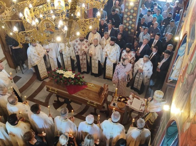 U porti Hrama Svetog velikomučenika Georgija sahranjen pop Žućo (FOTO/VIDEO)