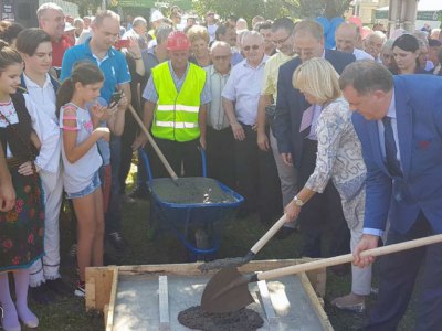 Dodik i Cvijanovićeva postavili kamen temeljac za izgradnju novog mosta u Čelincu