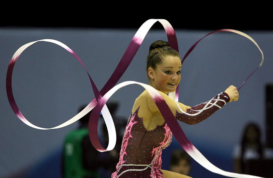Frida Parnas iz Norveške na takmičenju na 25. Evropskom prvenstvu u ritmičkoj gimnastici 


