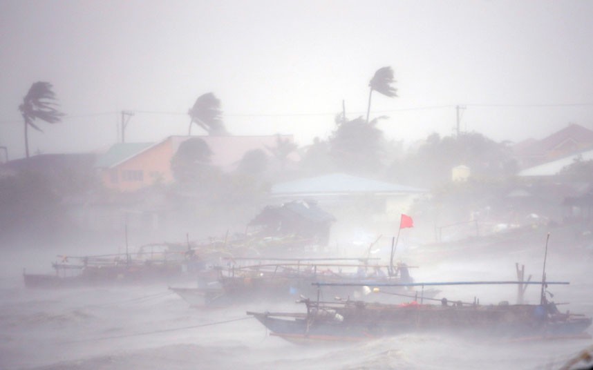 Manila (Filipini) - zbog tajfuna "Ramasun" evakuisano više od 350.000 stanovništva...
