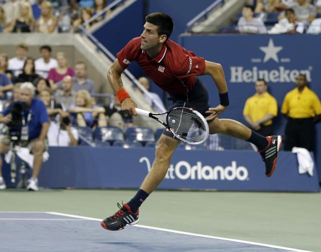 Novak Đoković plasirao se u drugo kolo Otvorenog prvenstva SAD u tenisu pošto je jutros u Njujorku, poslije 97 minuta igre, savladao Argentinca Dijega Švarcmana sa 6:1, 6:2, 6:4.