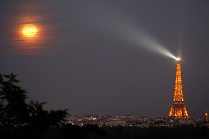 Super mjesec iznad Pariza