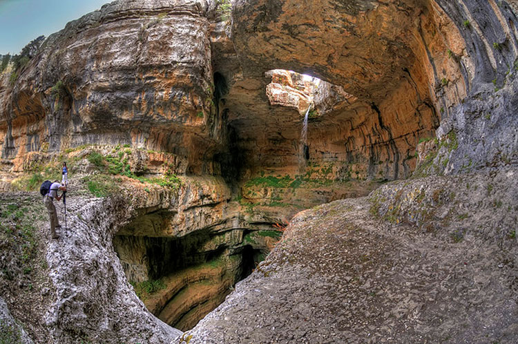 Čudo prirode: Pećina Tri mosta u Libanu. Ova pećina nije kao druge. Ona se svake godine nakon topljenja snijega pretvara u pravu fontanu. (foto:Serge Melki / Flickr.com)
