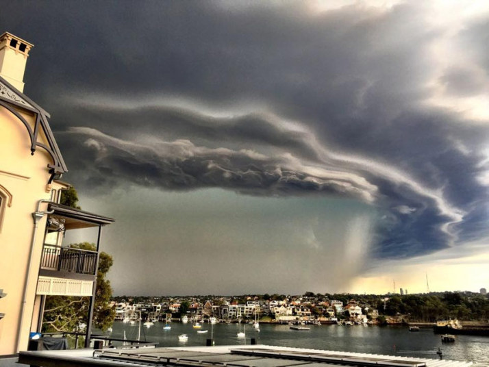 Australija: Formiranje oblaka iznad Sidneja
