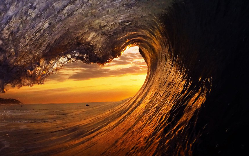 Pogled ispod vala u Јužnoj Africi (foto: Marck Botha / Barcroft Media)