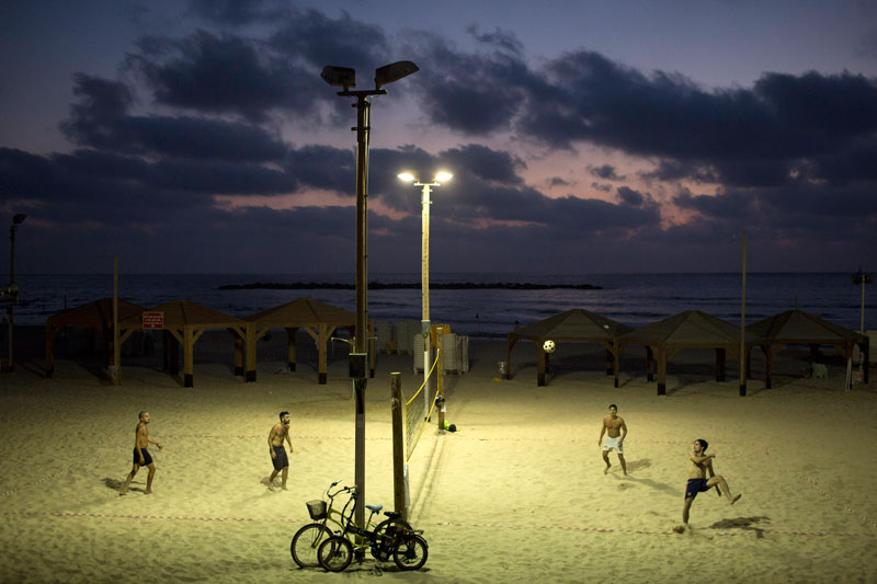 Tel Aviv: Fudbalska odbojka na plaži  (Foto: EPA/ABIR SULTAN)