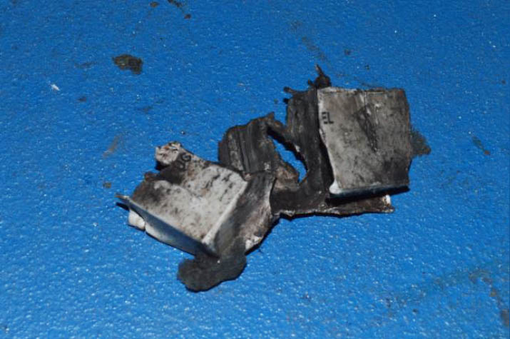 Fotografije bombe korištene u napadu u Mančesteru - ostaci 12 voltne baterije koja je najvjerovatnije iskorištena kao izvor napajanja (Foto: NY Times)