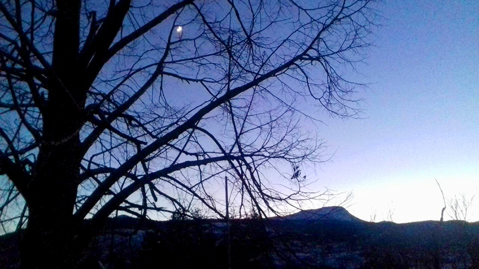 Mjesec iznad Šator planine (Foto: Dušanka Stupar)