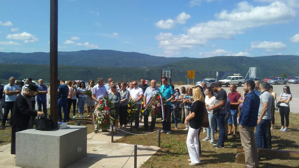 Parastos povodom stradanja i progona Srba u akciji "Oluja", Drvar