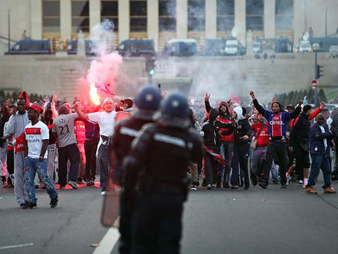 Huligani pokvarili slavlje PSŽ - Foto: AP