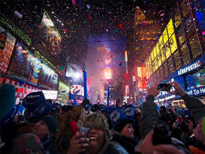 Njujork - doček Nove godine na Tajms skveru - Foto: AP