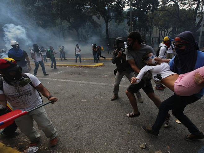 Sukobi u Karakasu - Foto: AP