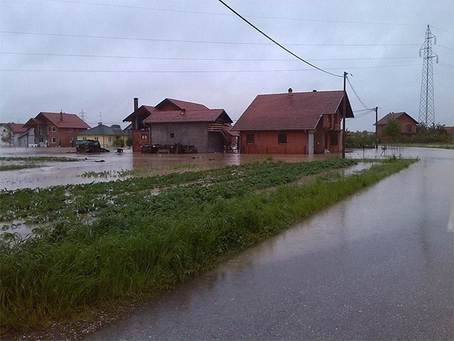 Poplave u Bijeljini (foto: Miroslav Miki Blagojević / Facebook) - 