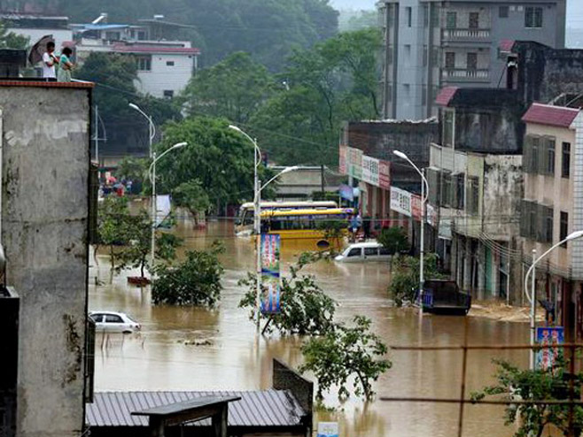 Kina - poplave - Foto: AP