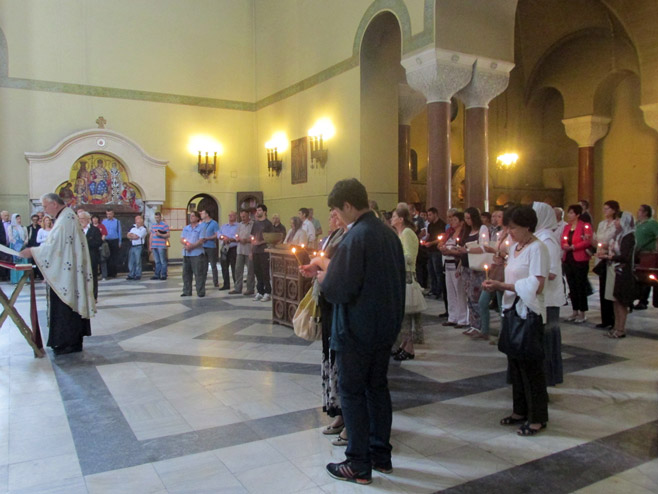 U crkvi Svetog Marka u Beogradu održan parastos za više od 1.600 Srba iz Livna koji su poginuli u Drugom svjetskom ratu - Foto: SRNA