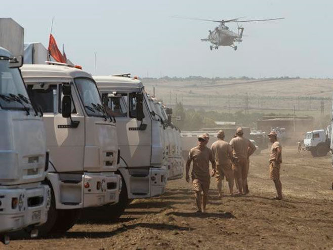 Humanitarni konvoj iz Rusije čeka na granici - Foto: Beta/AP