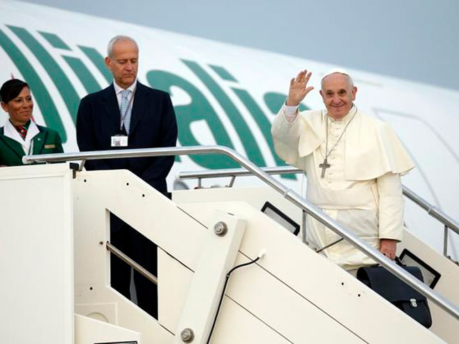 Papa Franjo u Albaniji - Foto: AP