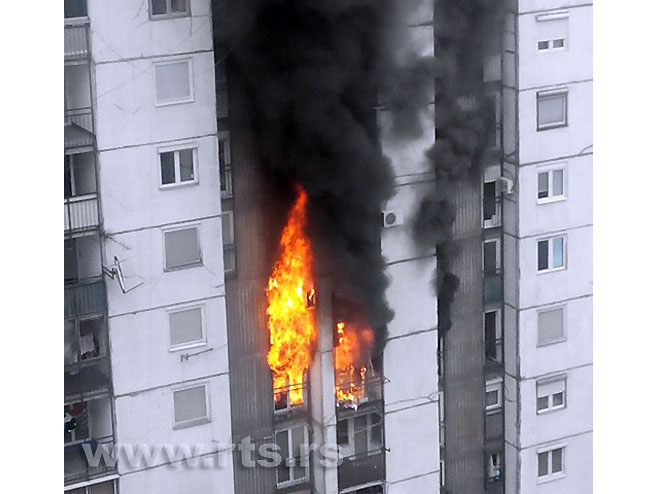 Požar na Novom Beogradu (Foto: gledaoc reporter/Jelena Sudimac) - Foto: RTS