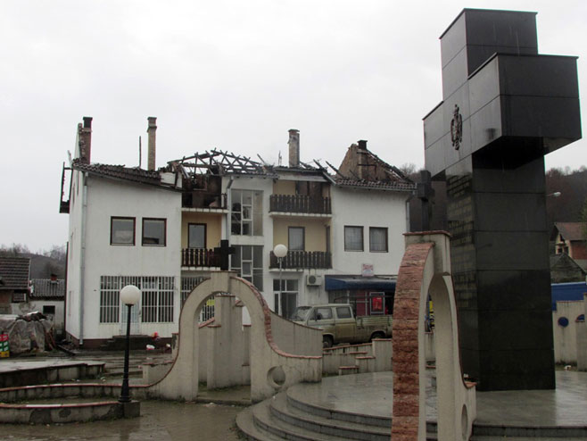 Boračka stambena zgrada u Bratuncu - Foto: SRNA