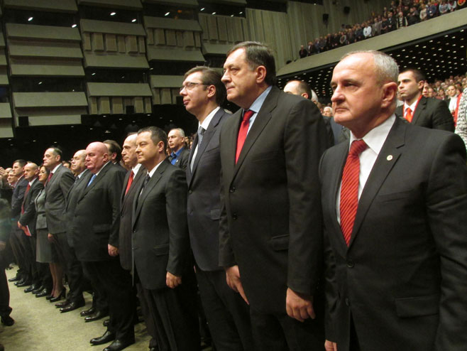Milorad Dodik i Petar Đokić na kongresu SPS-a u Beogradu - Foto: SRNA