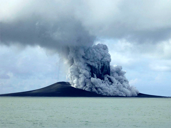 Ostrvo nastalo vulkanskom erupcijom - Foto: Beta/AP