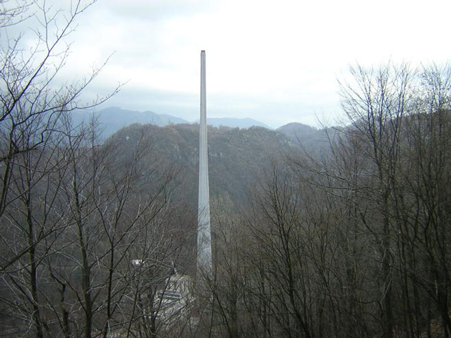 Najviši dimnjak u Evropi - Trbovlje - Foto: Wikipedia