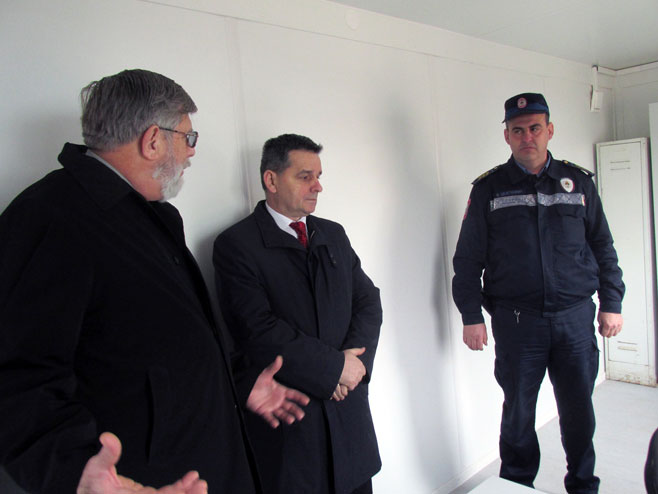 Direktor Policije Srpske Gojko Vasić u posjeti PS u Šamcu - Foto: SRNA