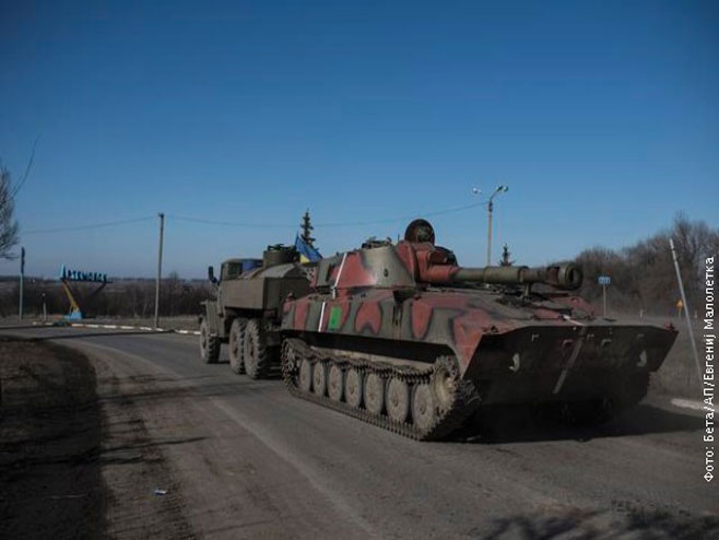 Ukrajinska samohodna artiljerija blizu Artemivska - Foto: RTS