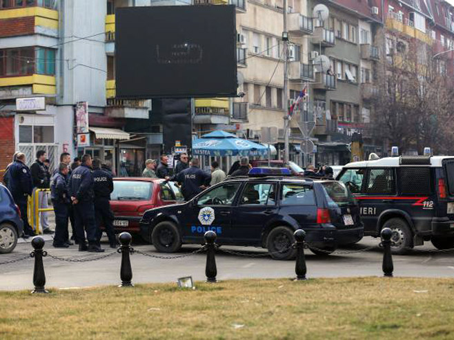 Eksplozija u centru Kosovske Mitrovice - Foto: TANЈUG