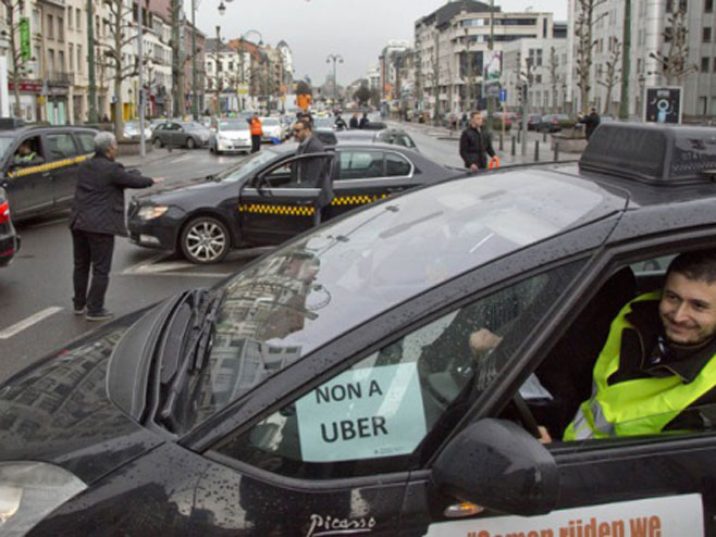 Taksisti blikirali Brisel - Foto: TANЈUG