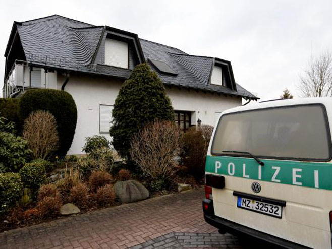 Policija pretresla kuću roditelja kopilota Andreasa Lubica (Foto: Frank Augstein) - Foto: AP