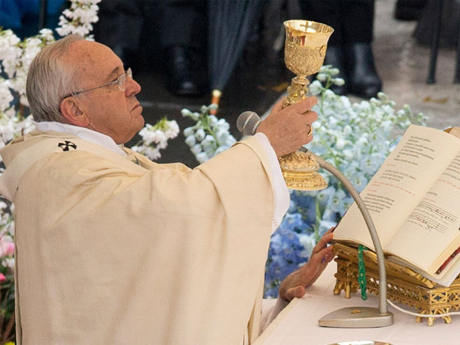 Papa Franjo - Foto: AP