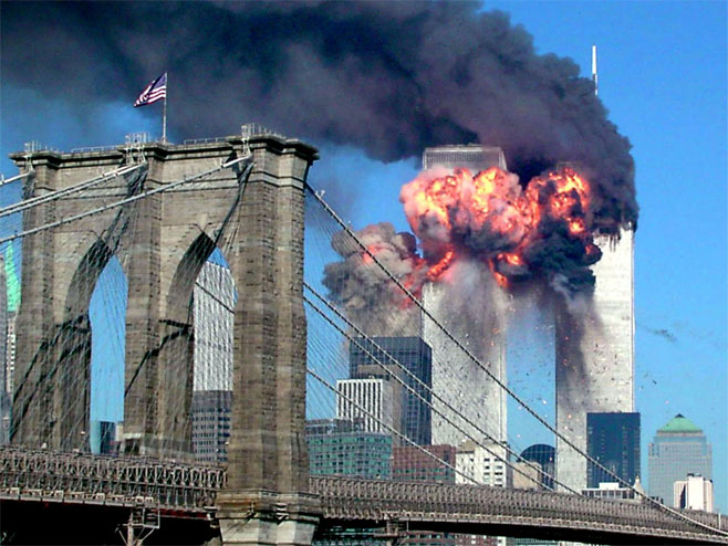 Napad na Kule bliznakinje u Njujorku 11. septembra 2001. - Foto: REUTERS
