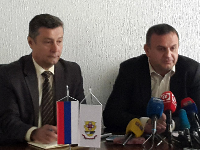 Zamjenik gradonačelnika Doboja Dragan Vasilić i savjetnik gradonačelnika Nebojša Marić - Foto: SRNA