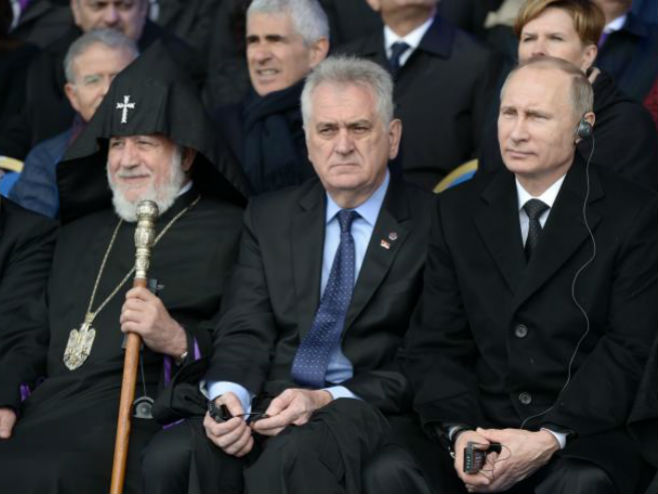 Nikolić i Putin u Јerevanu - Foto: AP