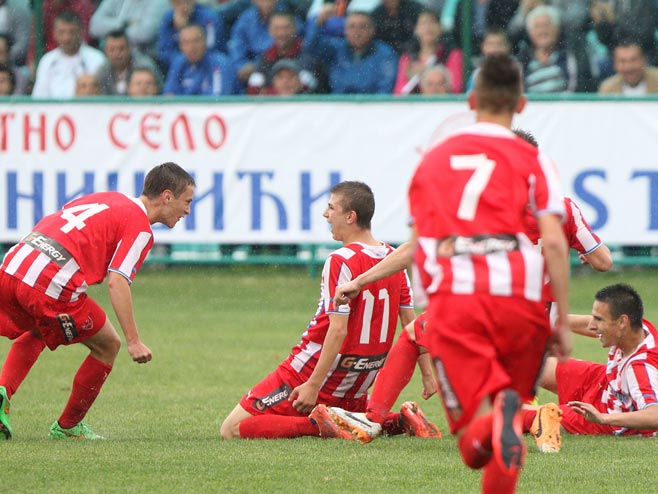 "Turnir prijateljstva": Fudbaleri Crvene zvezde proslavljju gol (FOTO: turnirprijateljstva.com) - 