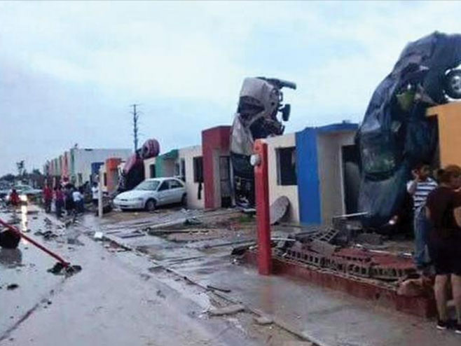 Tornado razorio meksički grad Sijudad Akuna (Foto:  Twitter) - 