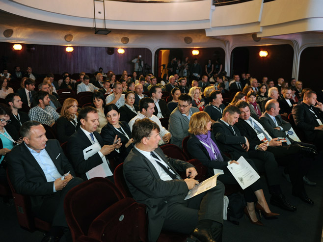 Drugi poslovni forum o porodičnim firmama u Republici Srpskoj - "Porodične firme - stub razvoja ekonomije Republike Srpske" - Foto: SRNA