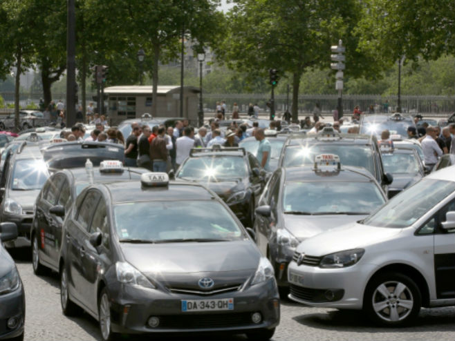 Štrajk pariških taksista (photo: © MaxPPP) - 