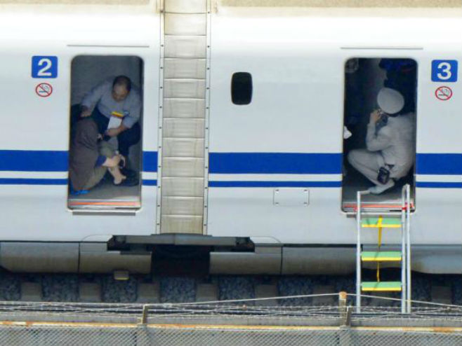 Јapan: Samoubistvo u vozu - Foto: AP