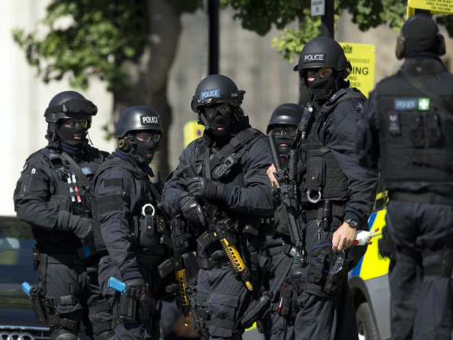 Britanska policija - Foto: AP