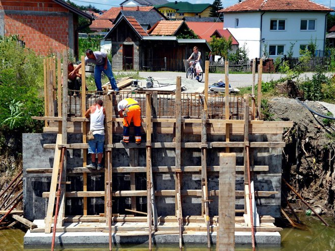 Petrovo - izgradnja mosta - Foto: SRNA