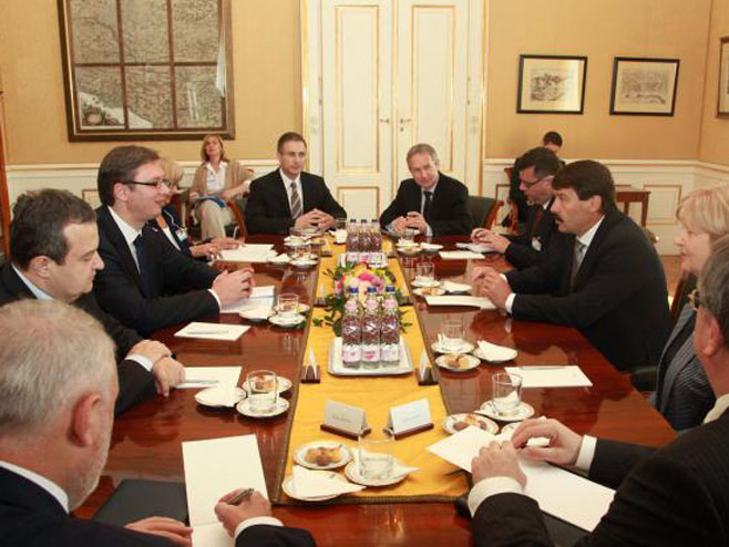 Sastanak vlada Srbije i Mađarske - Foto: AP