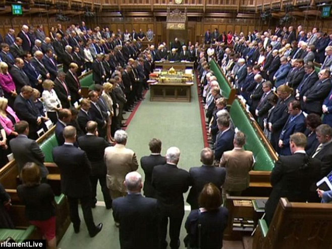 Minuta šutnje u britanskom parlamentu - Foto: Screenshot