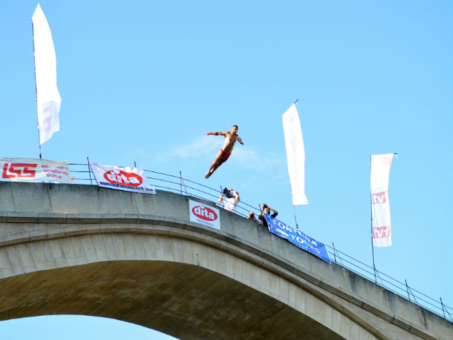 Lorens Listo pobjednik 449. izdanja skokova sa Starog mosta u Mostaru - Foto: SRNA