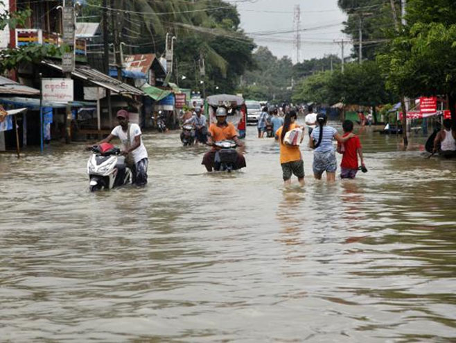 Mjanmar poplave - Foto: AP