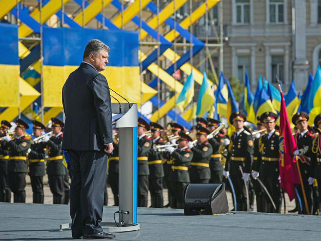Porošenko na paradi povodom Dana nezavisnosti Ukrajine (UNIAN Photo) - 