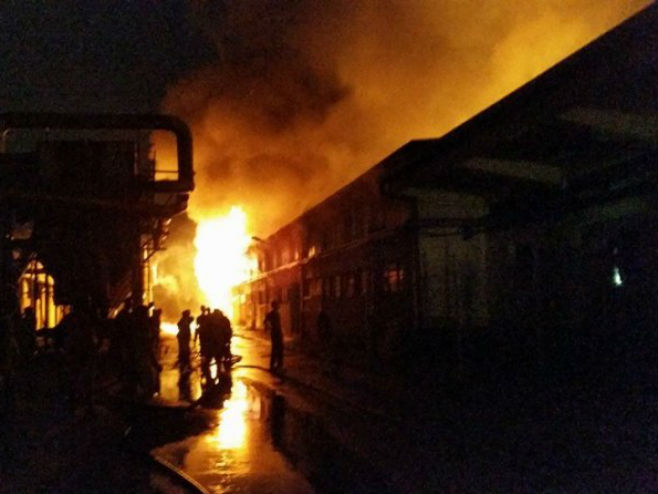 Požar u fabrici "Krivaja" (foto: Zavidovići portal) - 