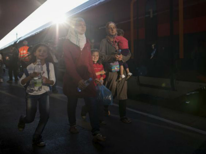 Izbjeglice stigle u Beč - Foto: Beta/AP
